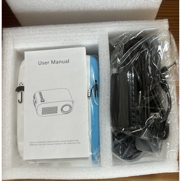 GooDee YG200 - Mini LED Pico Projector Blue Cost Efficient High Resolution NEW - Picture 3 of 8